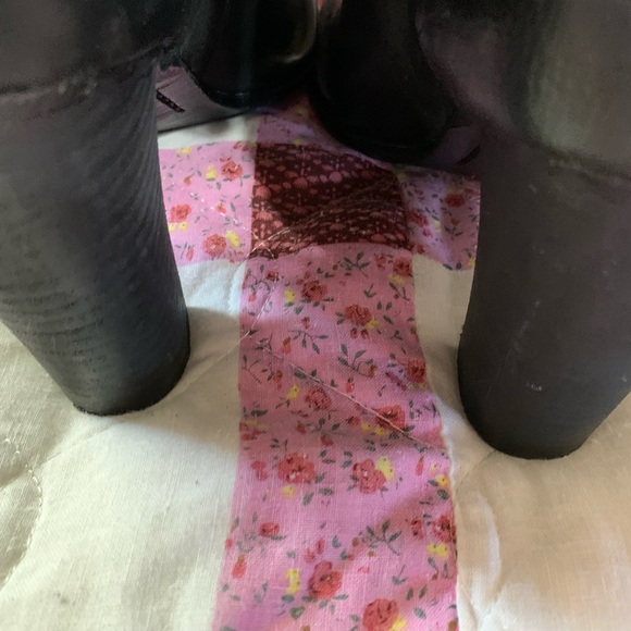 Boots - Picture 9 of 11